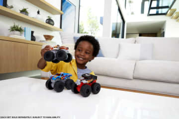 Hot Wheels Monster Trucks Roarin' Wreckers Bone Shaker - Image 2 of 6