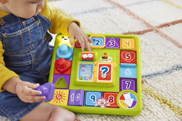 Fisher-Price Fantasiebordspel met muziek voor baby's, Leerplezier Puppy Spelletjesbord, meertalige versie - Imagen 2 de 6