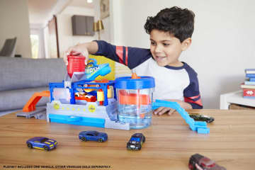 Hot Wheels Mega Car Wash Playset - Image 3 of 6