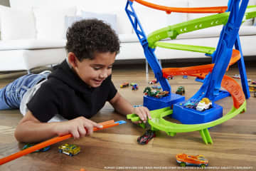 Hot Wheels Action Spiral Speed Crash HGV67 MATTEL