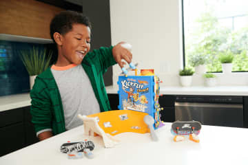 Hot Wheels Skate Tony Hawk Skateboarding Ontbijtkom Vingerboard Set Met 1 Exclusief Board En Een Paar Skateschoenen - Image 2 of 6
