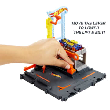 Hot Wheels City Downtown Repair Station Playset - Image 4 of 5