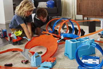Hot Wheels® Şampiyonluk Parkuru Yarış Seti - Image 10 of 10
