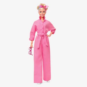 Barbie Le Film Poupée Barbie À Collectionner Inspirée Du Film Barbie Avec Margot Robbie, Avec Combinaison-Pantalon Rose, Lunettes De Soleil Et Foulard Dans Les Cheveux - Imagen 2 de 13