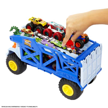 Hot Wheels Monster Trucks Rino Camión de transporte de coches de juguete con pista - Image 5 of 6