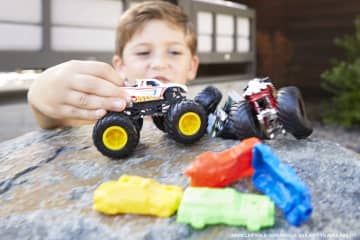 Машинка Hot Wheels Монстр-трак коллекционный в ассортименте - Image 2 of 6