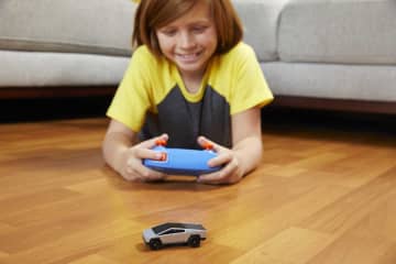 Hot Wheels RC Cybertruck - Image 2 of 6