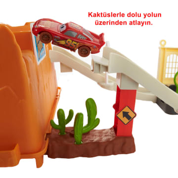 Disney Pixar Cars Yarış Heyecanı Oyun Seti - Image 2 of 6