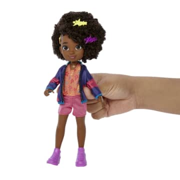 Karma's World School To Stage Doll & Fashions - Image 3 of 8