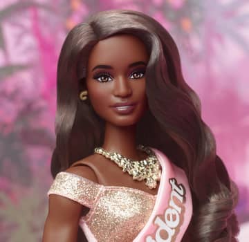 Barbie Le Film-Poupée Barbie Présidente En Robe Rose Et Dorée - Imagen 3 de 6