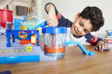 Hot Wheels Mega Car Wash Playset - Image 2 of 6