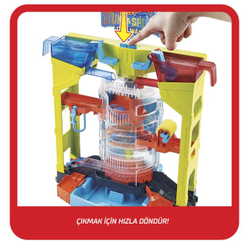 Hot Wheels® Oto Yıkamada Renk Değiştirme Oyun Seti - Image 3 of 6