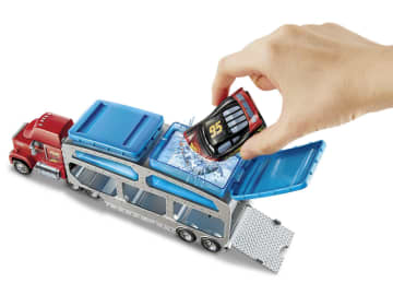 Disney Pixar Cars – Νταλίκα Μακ με δεξαμενές αλλαγής χρώματος - Image 4 of 6