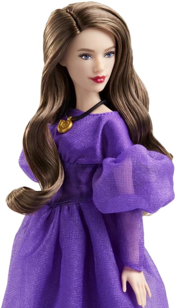 Disney La Sirenita Vanessa Muneca con su vestido morado emblematico Mattel