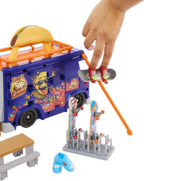 Hot Wheels Skate Tacotruck Speelkoffer Met 1 Vingerboard En 1 Paar Schoenen - Image 3 of 6