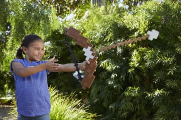 Minecraft Ultimate Bow and Arrow Electronic Toy - Image 2 of 6
