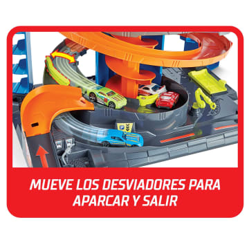 Hot Wheels City Mega Garaje Pista de coches de juguete - Image 5 of 6
