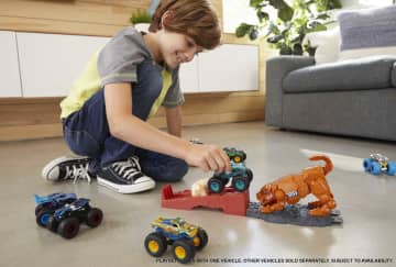 Hot Wheels Monster Trucks Sabretooth Showdown Playset - Image 2 of 6