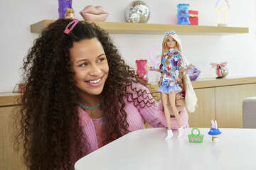 Кукла Barbie Экстра в одежде с цветочным принтом - Image 2 of 6