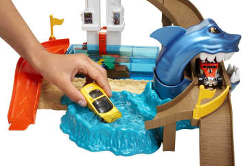 Hot Wheels® Renk Değiştiren Araçlar Sharky Oyun Seti - Image 4 of 6