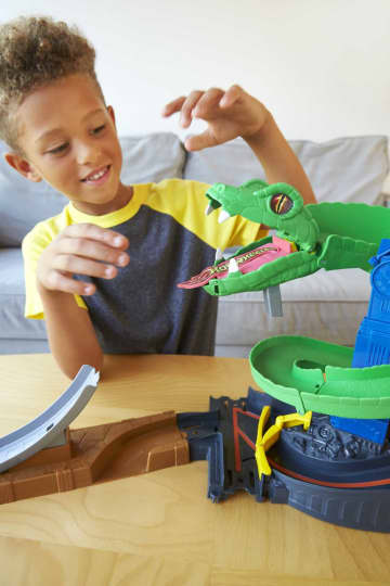 Hot Wheels City Cobra Crush Playset - Image 2 of 6