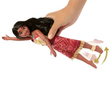 Disney Moana 2 Toys, Swimming Tautai Moana Fashion Doll With 2 Accessories & Color-Change Bodice - Imagen 3 de 6