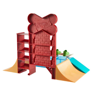 Hot Wheels Skate Skate Shop Playset With Exclusive Fingerboard & Pair Of Skate Shoes - Image 5 of 6
