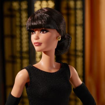 Barbie Tribute Collection Rita Moreno Collectible Doll in Black & Gold Gown - Imagem 2 de 6