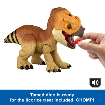Jurassic World Rebirth Primal Protector Aquilops Dolores interactive Dinosaur Toy, Attack & Sounds - Image 5 of 6