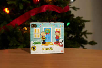 Polly Pocket Micro Dolls And Playset, Collector Peanuts Compact With 7 Accessories - Image 4 of 4