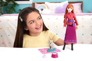 Disney Frozen Anna Fashion Doll & Wolf Cub Figure With 4 Nurturing Accessories Inspired By Movie - Imagem 2 de 6