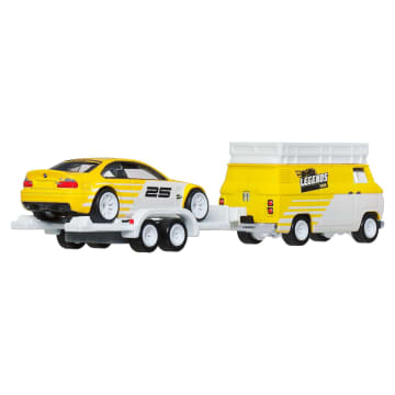 Hot Wheels Legends Tour Team Transport Hauler & Toy Car, 2-Pack Of Premium 1:64 Scale Vehicles - Imagem 3 de 6