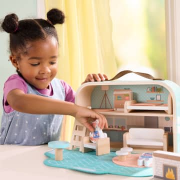 Fisher-Price® Maison de Poupée à Transporter en Bois - Image 3 of 6