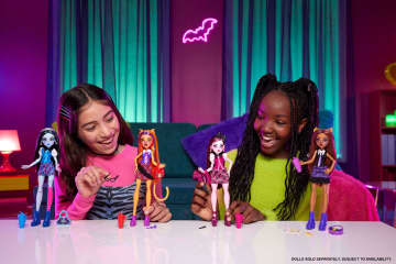Monster High Buried Secrets Surprise Dolls With Cozy Creepover Theme (Characters May Vary) - Imagen 2 de 5