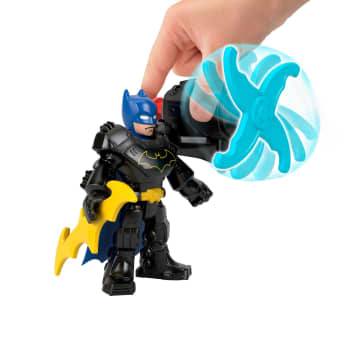Fisher-Price Imaginext DC Super Friends Metal Force Batman Action Figure & Accessories Set, 3-Inch - Imagen 2 de 6