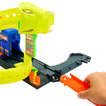 Hot Wheels City Pista de Juguete Ataque de Serpiente - Imagen 2 de 6