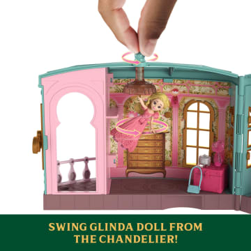 Universal Pictures’ Wicked So Popular Dorm Small Doll Playset With 3 Play Spaces & 10 Total Pieces - Imagen 4 de 6