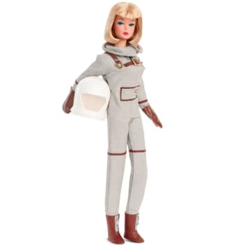 Barbie Signature Boneca de Coleção Repro - Astronaut 60th Anniversary - Image 5 of 6