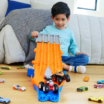 Hot Wheels™ Monster Trucks Racedown destruction™ - Imagem 2 de 6