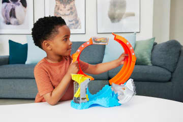 Hot Wheels Monster Trucks Corkscrew Shark Smash Track Set & 1:64 Scale MEGA-Wrex Toy Truck - Image 2 of 6
