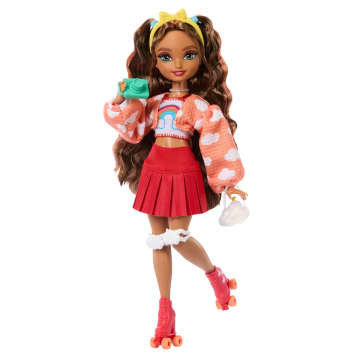Barbie  Équipe de Rêve  Poupée  Teresa Patins à Roulettes - Image 1 of 6
