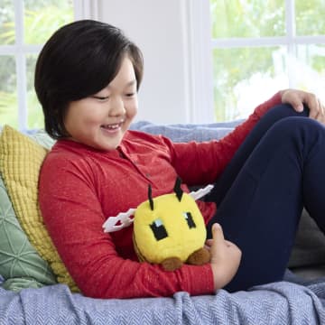 Minecraft Bee Plush Toy, 8-inch Collectible Soft Doll inspired By A Minecraft Movie - Imagem 2 de 6