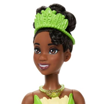 Disney Princess 2-in-1 Stories Tiana Fashion Doll With 2 Snap-On Bodices, 2 Skirts & 9 Accessories - Imagem 5 de 6
