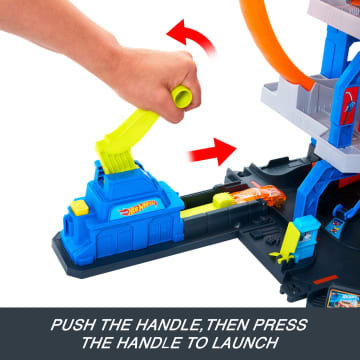 Hot Wheels MEGA Loop Garage Playset With 1 Die-Cast Toy Car & 1 Toy Helicopter in 1:64 Scale - Image 3 of 6