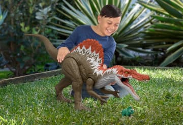 Jurassic World Super Colossal Spinosaurus Pack, 36 inch Long Dinosaur Toy & 2 Mini Figures - Image 2 of 6