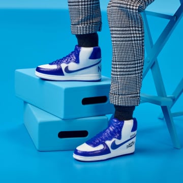 Barbie Poupée Lebron James Kenbassadors Avec Accessoires - Bientôt Disponible - Imagen 6 de 6