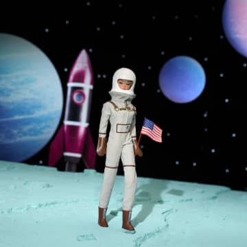 Barbie Signature Miss Astronaut Doll Collectible With Silver Suit, Space Boots, & Helmet Accessory - Imagen 2 de 6