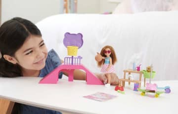 Barbie Toys, Chelsea Doll And Accessories, Skatepark Playset With 2 Puppies And 15+ Pieces - Imagen 2 de 6