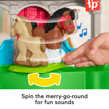 Fisher-Price Little People Friendly Horses Stable Toddler Playset With Sounds, 6 Play Pieces - Imagem 3 de 6