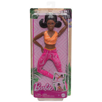 Barbie  Ultra Flexible  Poupée  Brunette, Haut Sport et Pantalon - Image 6 of 6
